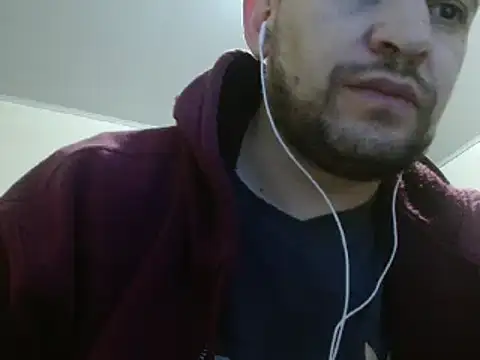 Snapshot of camiloking1720 chatting on 02.26.25 camiloking1720 online show from 02.26.25