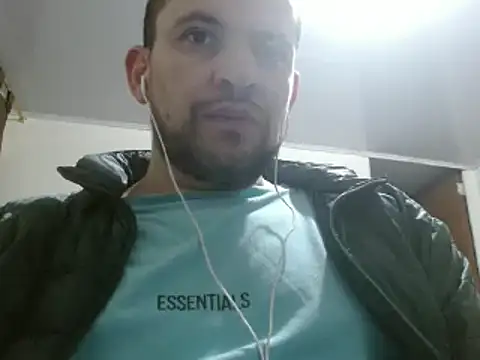 Snapshot of camiloking1720 chatting on 02.27.25 camiloking1720 online show from 02.27.25