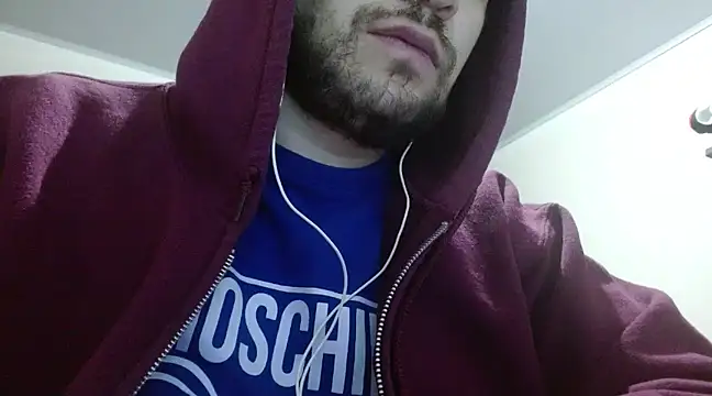 Snapshot of camiloking1720 chatting on 03.10.25 camiloking1720 online show from 03.10.25