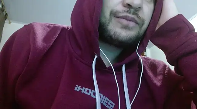 Snapshot of camiloking1720 chatting on 03.14.25 camiloking1720 online show from 03.14.25