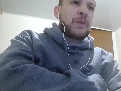 Snapshot of camiloking1720 chatting on 09.25.25 camiloking1720 online show from 09.25.25