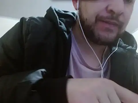 Snapshot of camiloking1720 chatting on 10.03.25 camiloking1720 online show from 10.03.25