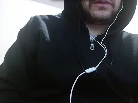 Snapshot of camiloking1720 chatting on 10.09.25 camiloking1720 online show from 10.09.25