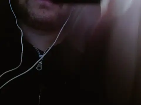 Snapshot of camiloking1720 chatting on 10.10.25 camiloking1720 online show from 10.10.25