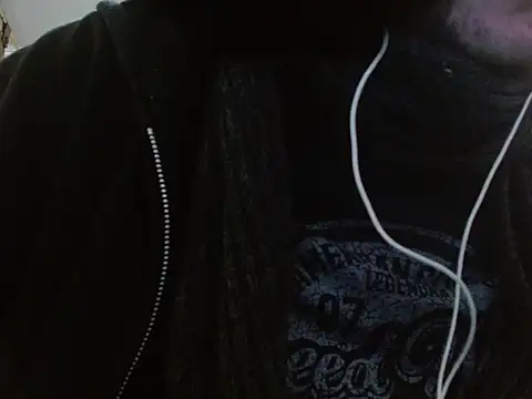 Snapshot of camiloking1720 chatting on 10.10.25 camiloking1720 online show from 10.10.25