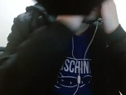 Snapshot of camiloking1720 chatting on 10.29.25 camiloking1720 online show from 10.29.25