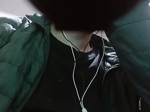 Snapshot of camiloking1720 chatting on 11.06.25 camiloking1720 online show from 11.06.25