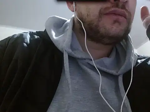 Snapshot of camiloking1720 chatting on 11.23.25 camiloking1720 online show from 11.23.25