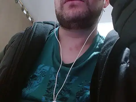 Snapshot of camiloking1720 chatting on 12.02.25 camiloking1720 online show from 12.02.25