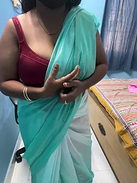 Snapshot of sajeetha chatting on 02.11.25 sajeetha online show from 02.11.25