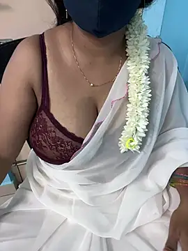 Snapshot of sajeetha chatting on 04.29.26 sajeetha online show from 04.29.26