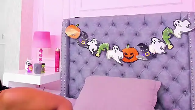 HaileeRoberts online show from 10.09.25