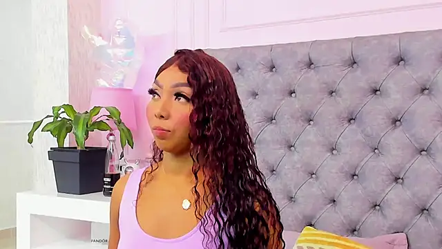 HaileeRoberts online show from 07.21.26