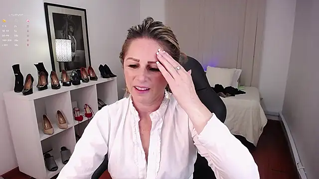 Snapshot of Victoria_collins_1 chatting on 12.31.24 Victoria collins 1 online show from 12.31.24