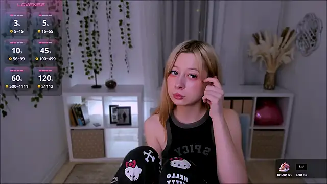SaintGirl online show from 02.21.25