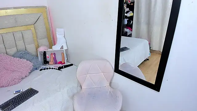 melody bonnet online show from 06.16.26