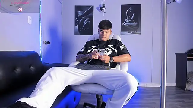 Cristopher strong online show from 02.25.26