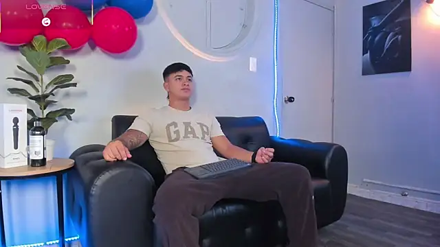 Cristopher strong online show from 06.10.26