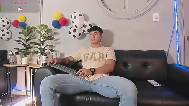 Cristopher strong online show from 07.01.26