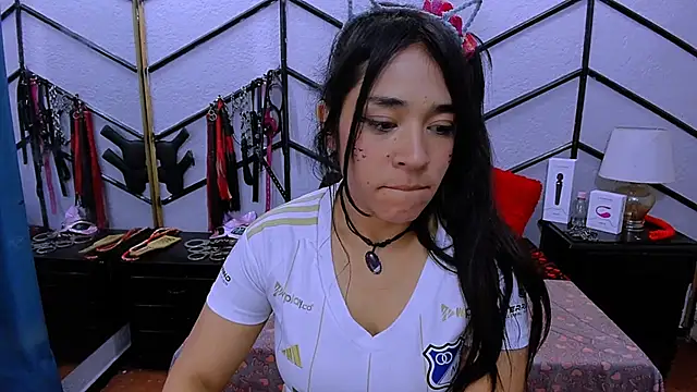 Snapshot of AlanaLuck chatting on 01.31.25 AlanaLuck online show from 01.31.25