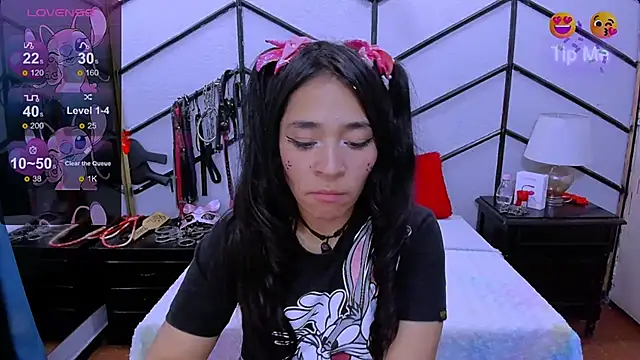 Snapshot of AlanaLuck chatting on 03.14.25 AlanaLuck online show from 03.14.25