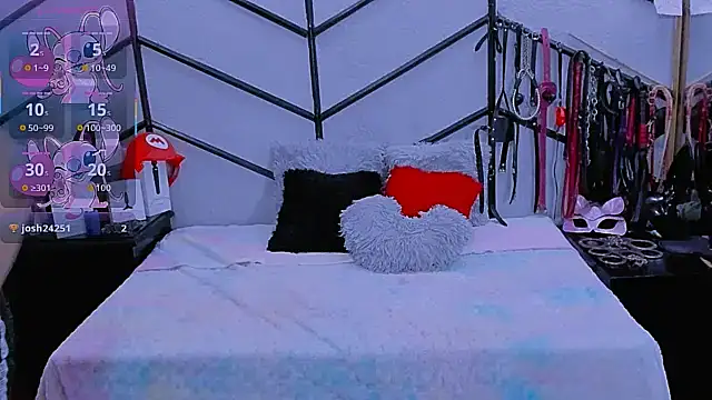 Snapshot of AlanaLuck chatting on 12.03.25 AlanaLuck online show from 12.03.25