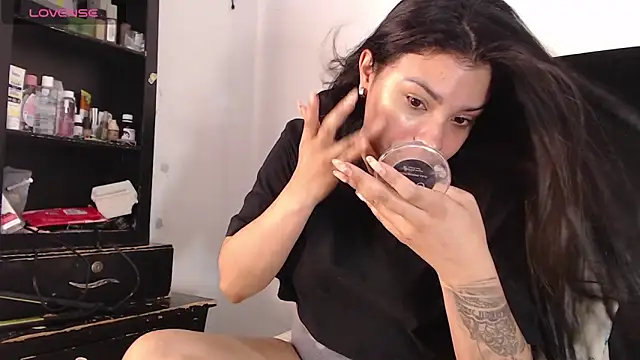 Snapshot of lolaa_staars chatting on 01.25.25 lolaa staars online show from 01.25.25