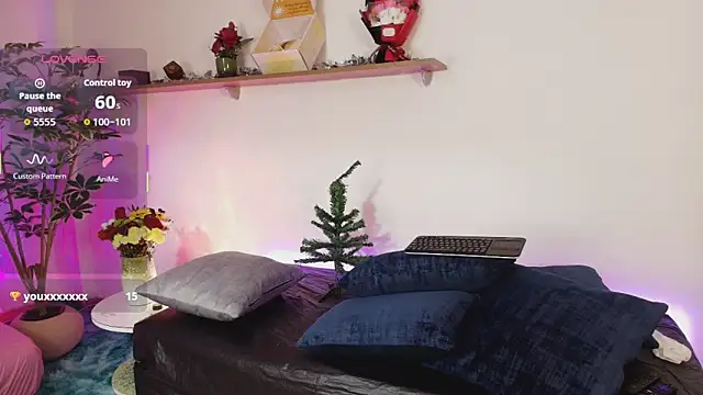 Elliee  online show from 11.03.25