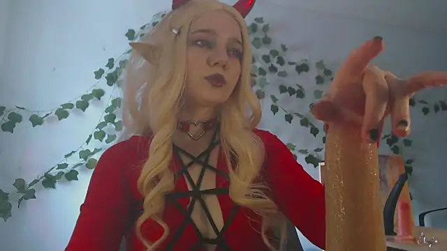 Snapshot of mariel_a_gold chatting on 03.21.26 mariel a gold online show from 03.21.26