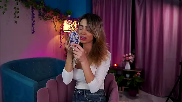 TheAyana online show from 09.08.25