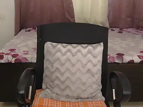 Snapshot of sanam_rose chatting on 12.29.24 sanam rose online show from 12.29.24