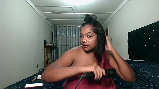 Snapshot of Indianmayaxoxo chatting on 03.04.25 Indianmayaxoxo online show from 03.04.25