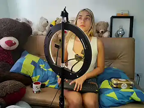 Snapshot of mandy_berrys chatting on 02.03.25 mandy berrys online show from 02.03.25