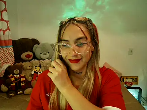 Snapshot of mandy_berrys chatting on 02.13.25 mandy berrys online show from 02.13.25