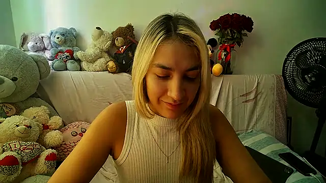 Snapshot of mandy_berrys chatting on 09.15.25 mandy berrys online show from 09.15.25