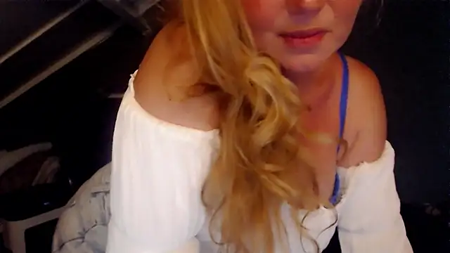 roxanna24 online show from 07.23.26