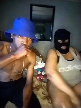 Snapshot of 45DOT chatting on 09.16.25 45DOT online show from 09.16.25