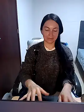 Snapshot of renata_hot1 chatting on 02.18.25 renata hot1 online show from 02.18.25