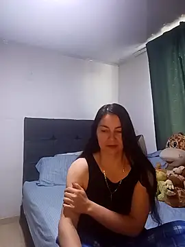 Snapshot of renata_hot1 chatting on 03.18.25 renata hot1 online show from 03.18.25