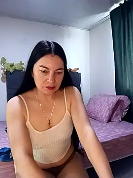 Snapshot of renata_hot1 chatting on 10.27.25 renata hot1 online show from 10.27.25