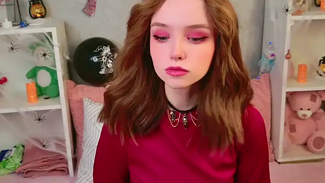 b4by LoL1 online show from 10.31.25