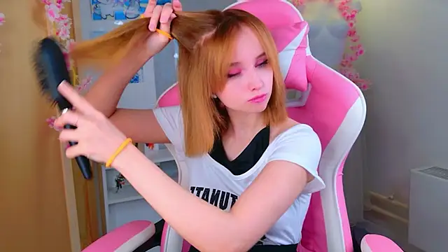 b4by LoL1 online show from 05.08.26