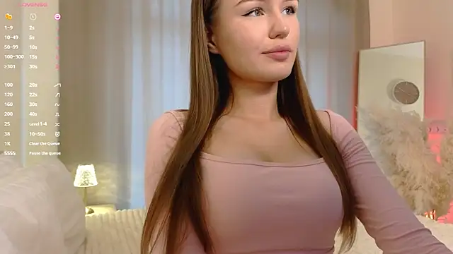 Snapshot of illumiangel chatting on 09.25.25 illumiangel online show from 09.25.25