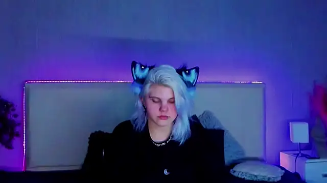 JoannLowe online show from 02.20.25