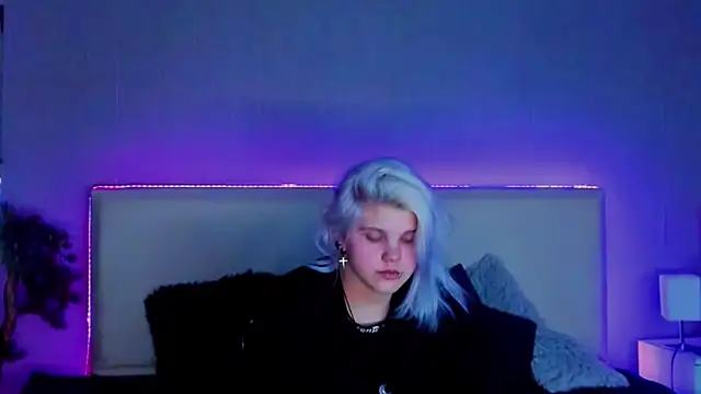 JoannLowe online show from 02.21.25