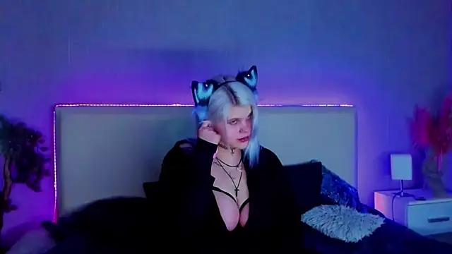 JoannLowe online show from 02.22.25