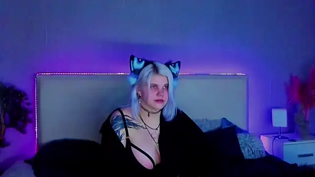 JoannLowe online show from 02.23.25