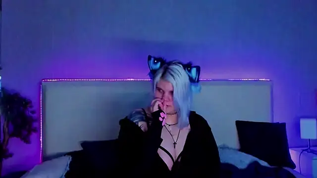 JoannLowe online show from 02.24.25