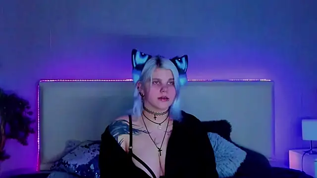 JoannLowe online show from 02.24.25