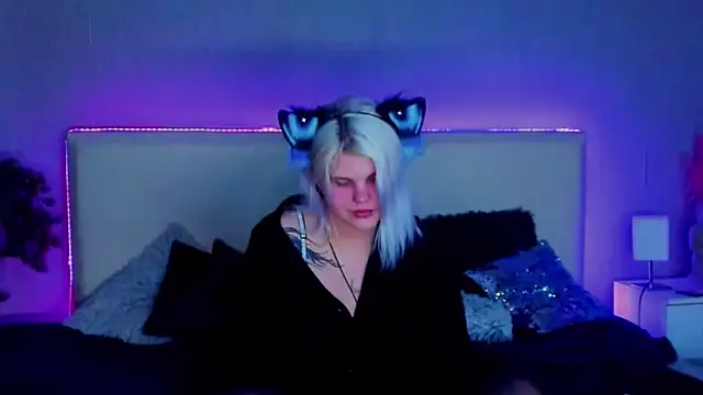 JoannLowe online show from 02.26.25